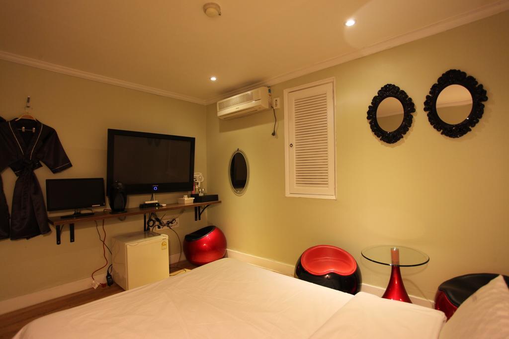 Hotel Goguma Shinchon Сеул Экстерьер фото