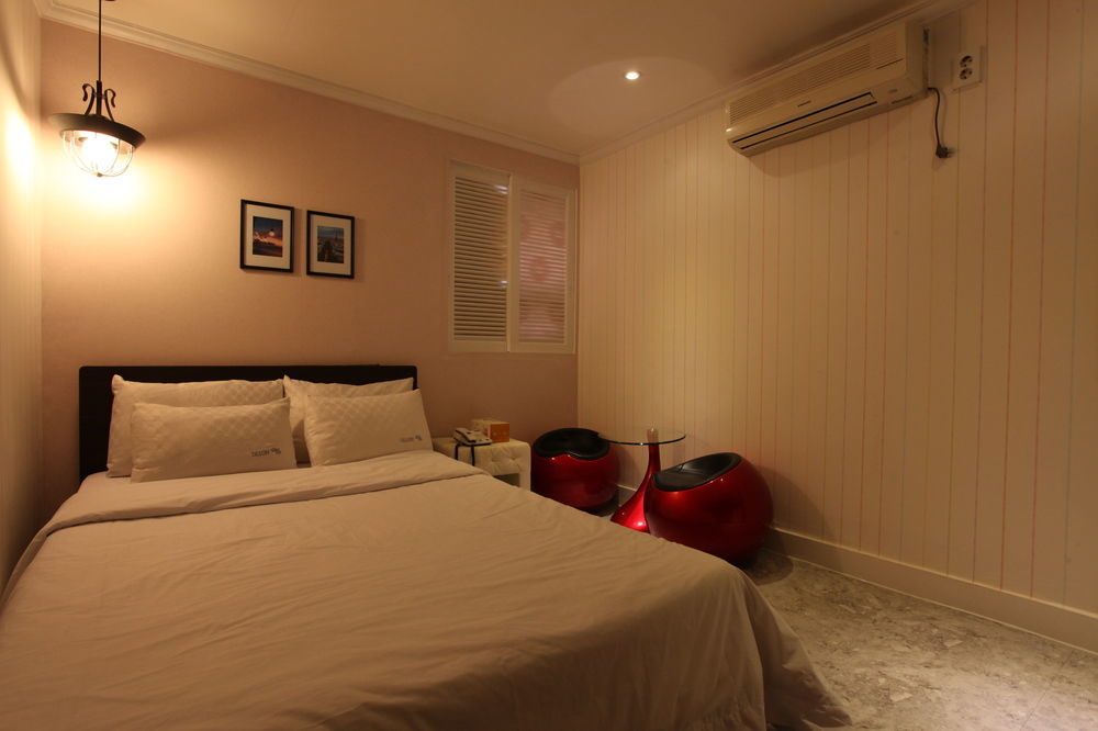 Hotel Goguma Shinchon Сеул Экстерьер фото