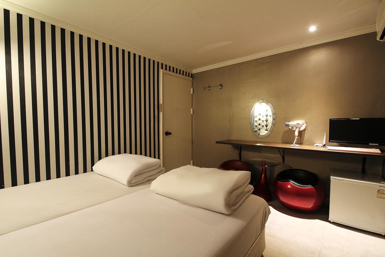 Hotel Goguma Shinchon Сеул Экстерьер фото