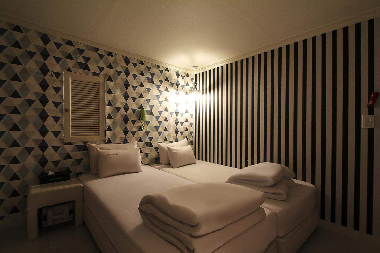 Hotel Goguma Shinchon Сеул Экстерьер фото