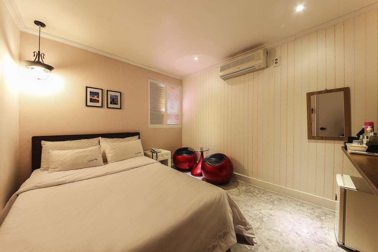 Hotel Goguma Shinchon Сеул Экстерьер фото