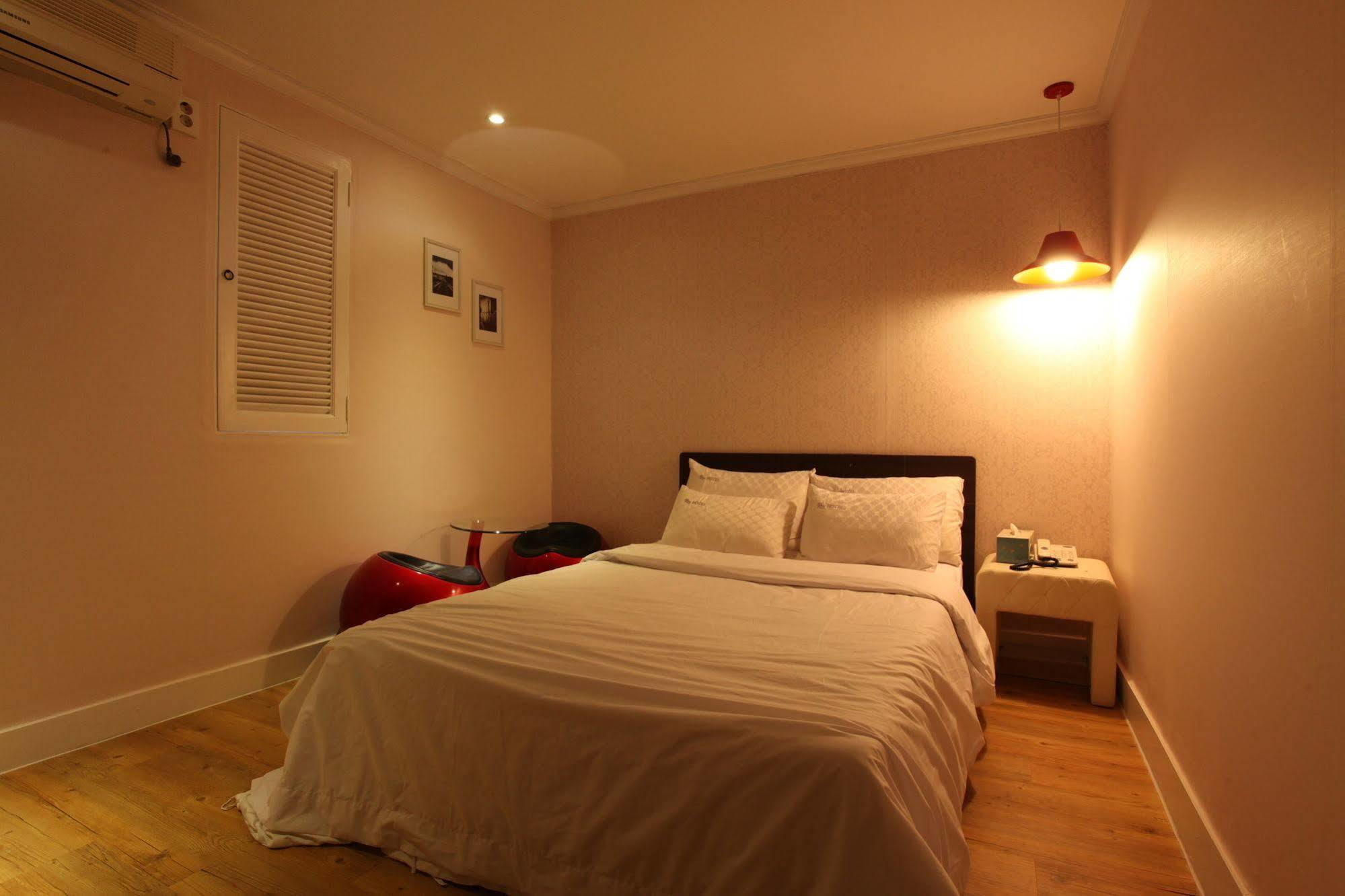 Hotel Goguma Shinchon Сеул Экстерьер фото