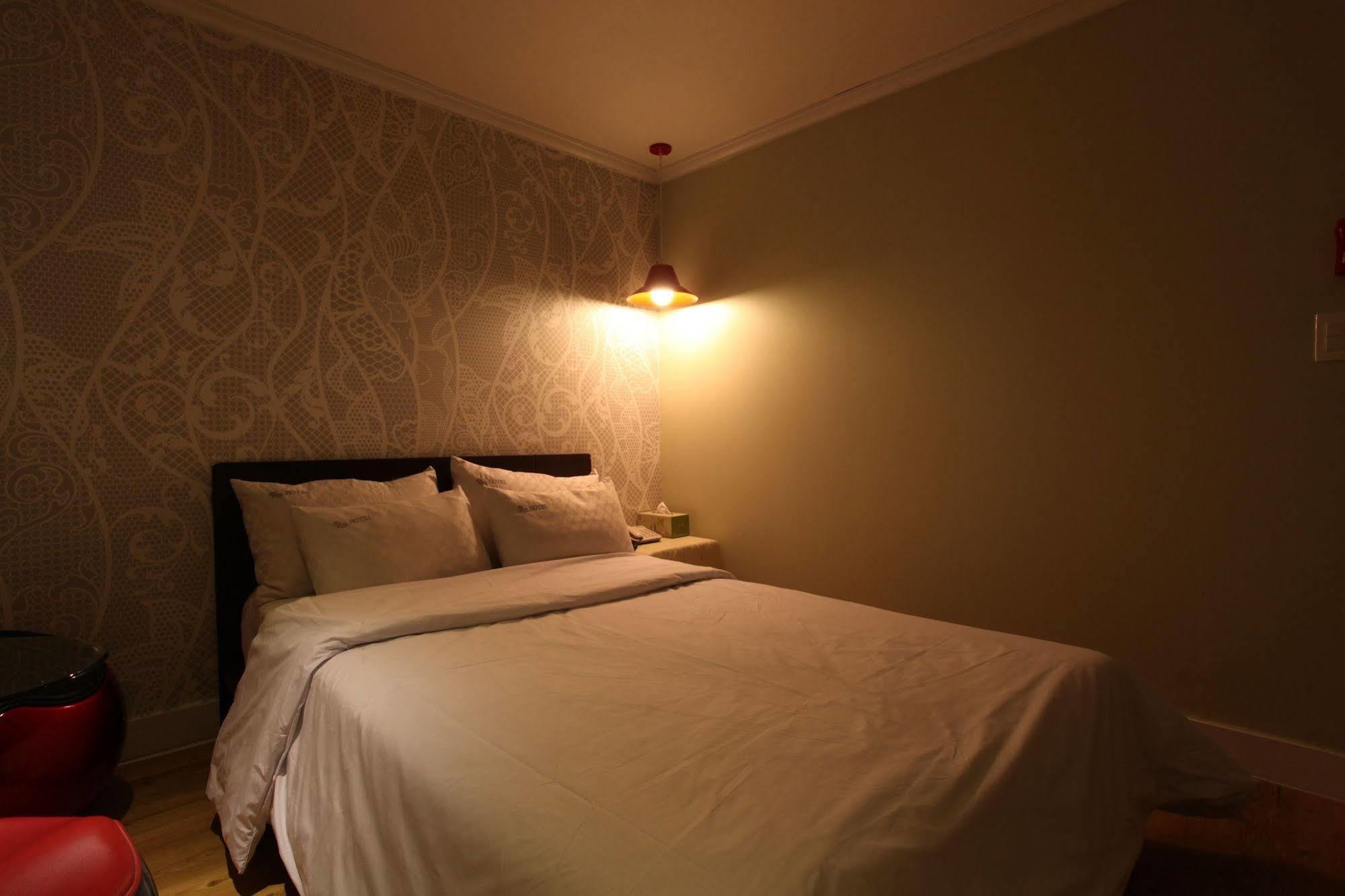 Hotel Goguma Shinchon Сеул Экстерьер фото